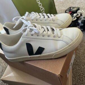 Veja Esplar Leather Sneakers in White/Black Size EUR 38/US 7